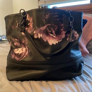Simply Vera. Vera Wang purse with flower detail. Great condition